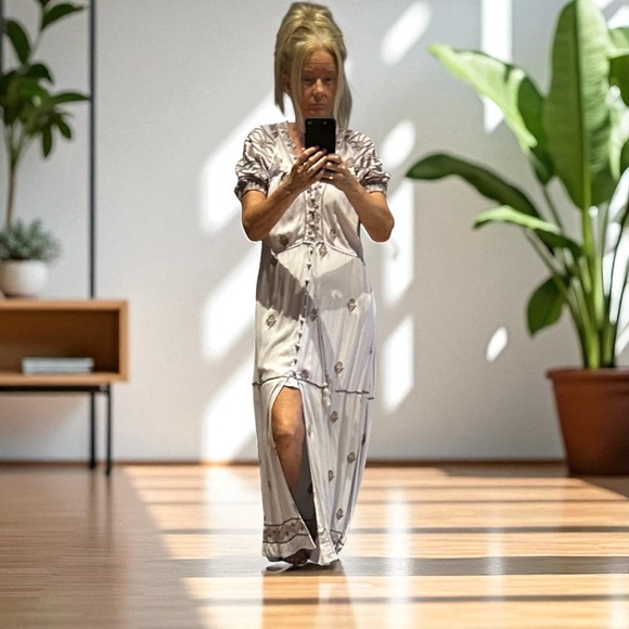 NEW FREE PEOPLE Riley Embroidered Maxi Dress Lavender‎ Purple Boho Peasant XS-M - Picture 7 of 16